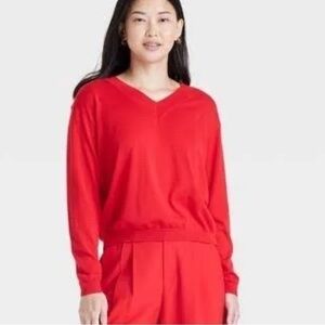 UEC A New Day v-neck fine gaged sweater size small